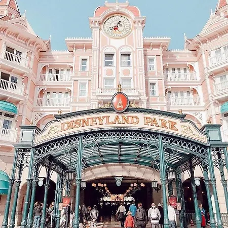 Disneyland Paris 1 Mile * Serris