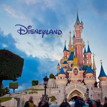 Disneyland Paris 1 Mile *